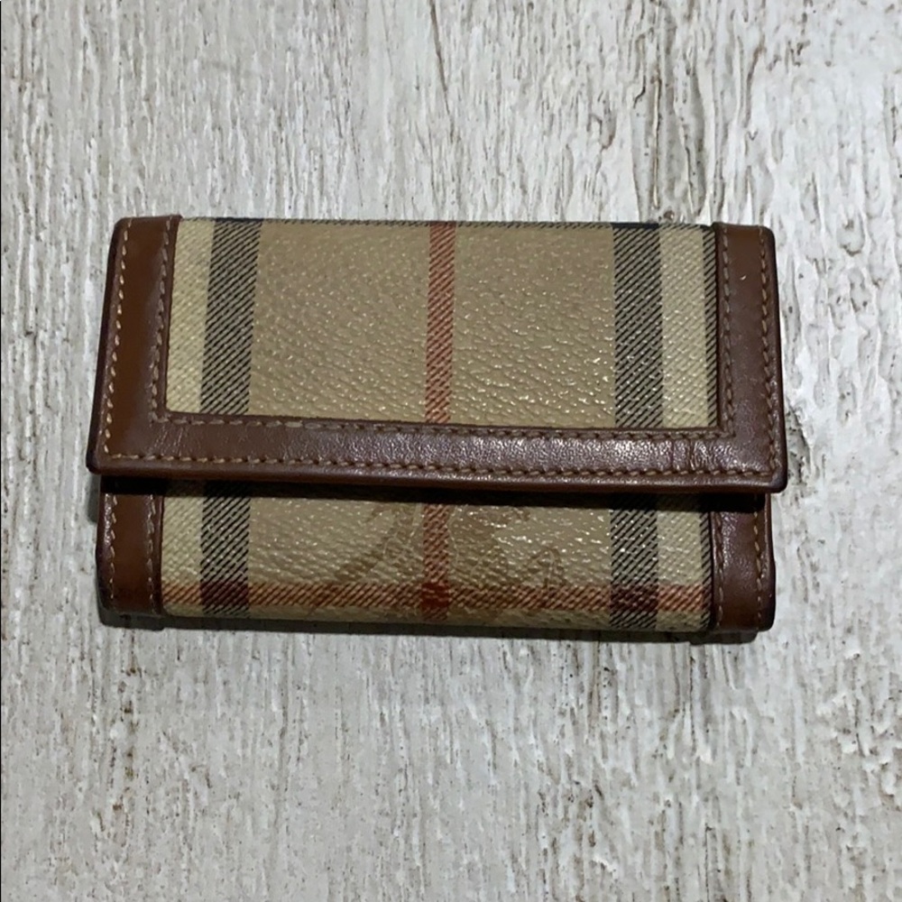 Burberry key chain wallet (unisex)